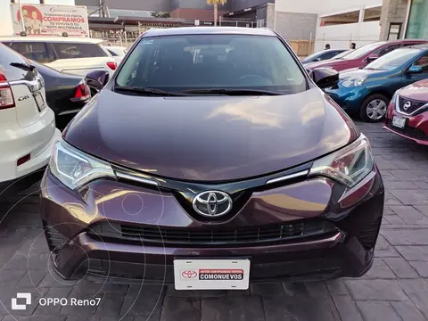 Toyota RAV4 LE usado (2018) precio $398,000