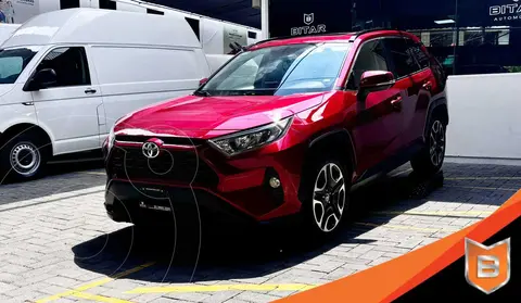 Toyota RAV4 XLE usado (2020) color Rojo precio $459,900