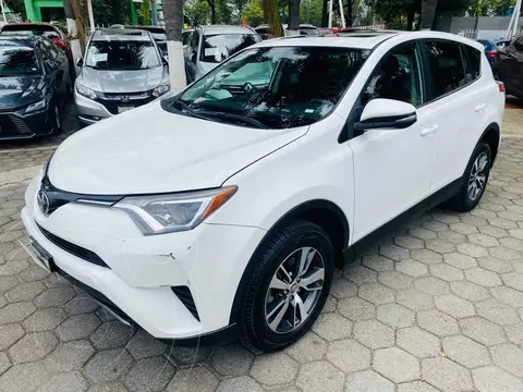 Toyota RAV4 XLE 4WD usado (2017) color Blanco financiado en mensualidades(enganche $79,819 mensualidades desde $7,090)