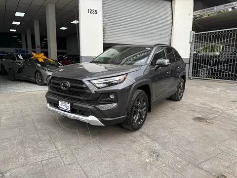 Toyota RAV4 Adventure usado (2024) color Gris precio $659,900