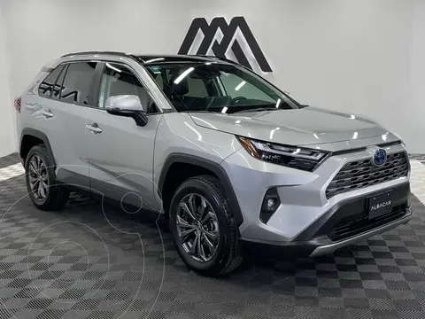 Toyota RAV4 Limited usado (2023) color plateado precio $729,900