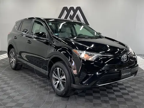 Toyota RAV4 XLE Plus 4WD usado (2018) color Negro precio $319,999