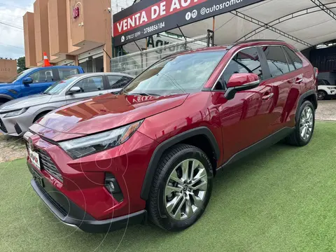 Toyota RAV4 Limited usado (2024) color Rojo financiado en mensualidades(enganche $230,000 mensualidades desde $13,432)