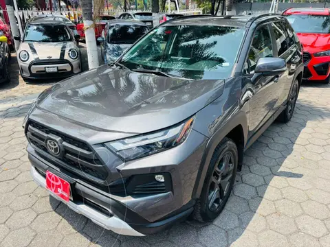 Toyota RAV4 Adventure usado (2023) color Gris precio $567,000