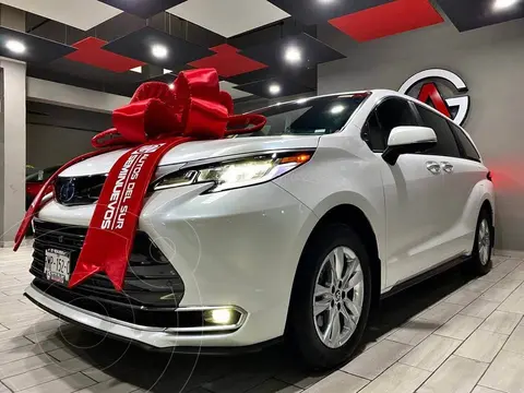 Toyota Sienna HEV Platinum usado (2025) color Blanco precio $1,299,000
