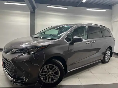 Toyota Sienna HEV XLE Piel usado (2022) color Gris financiado en mensualidades(enganche $167,200 mensualidades desde $16,494)