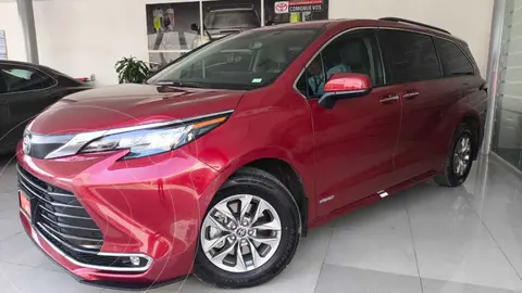 Toyota Sienna HEV XLE usado (2021) color Rojo financiado en mensualidades(enganche $158,400 mensualidades desde $15,626)