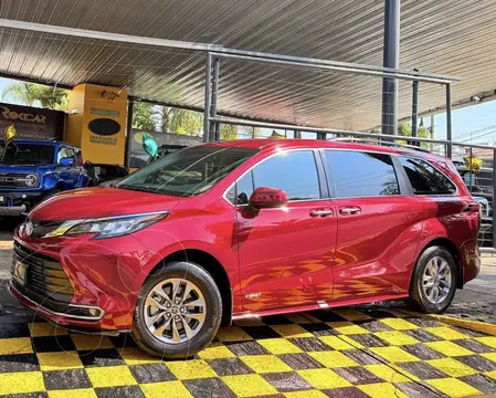 Toyota Sienna HEV XLE usado (2021) color Rojo precio $609,000