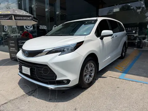 Toyota Sienna HEV XLE usado (2025) color Plata precio $937,000