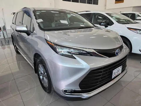 Toyota Sienna HEV XLE Piel usado (2021) color Plata financiado en mensualidades(enganche $169,312 mensualidades desde $14,296)