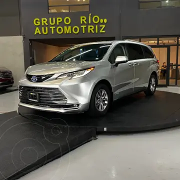Toyota Sienna HEV Limited usado (2021) color plateado financiado en mensualidades(enganche $96,652 mensualidades desde $20,378)