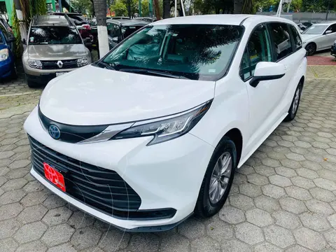 Toyota Sienna HEV LE usado (2022) color Blanco financiado en mensualidades(enganche $187,856 mensualidades desde $16,686)