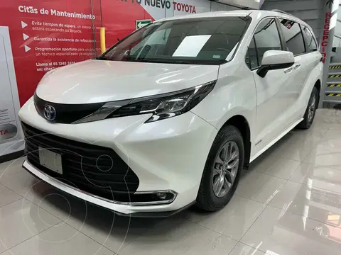 Toyota Sienna HEV XLE usado (2021) color Blanco precio $699,100
