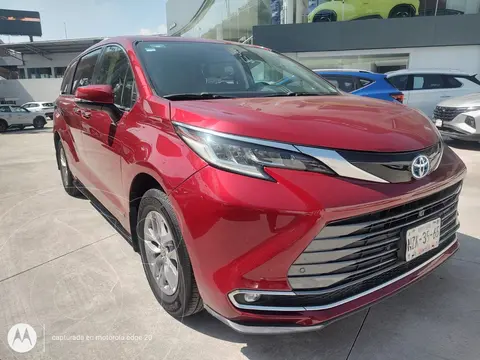 Toyota Sienna HEV XLE usado (2021) color Rojo financiado en mensualidades(enganche $291,304 mensualidades desde $12,514)