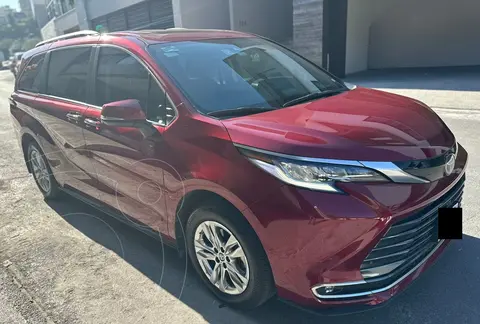 Toyota Sienna HEV Limited usado (2022) color Rojo precio $978,000