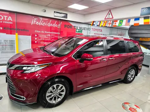 Toyota Sienna HEV Limited usado (2021) color Rojo precio $695,000