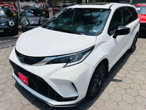 Toyota Sienna HEV XSE usado (2024) color Blanco financiado en mensualidades(enganche $241,069 mensualidades desde $21,412)