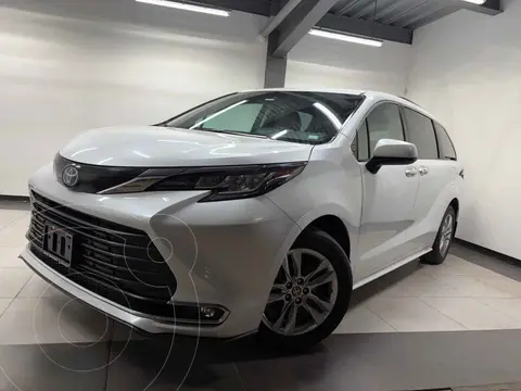 Toyota Sienna HEV XLE Piel usado (2022) color Blanco precio $725,000