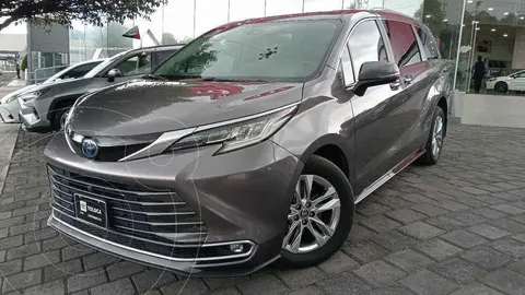 Toyota Sienna HEV Limited usado (2022) color Gris financiado en mensualidades(enganche $238,919 mensualidades desde $25,424)