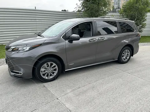 Toyota Sienna HEV XLE Piel usado (2021) color Gris precio $815,000