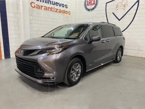 Toyota Sienna HEV XLE usado (2021) color Gris precio $650,000