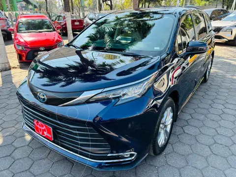 Toyota Sienna HEV XLE Piel usado (2022) color Azul precio $767,000