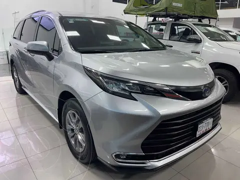 Toyota Sienna HEV XLE usado (2022) color Plata financiado en mensualidades(enganche $212,312 mensualidades desde $17,927)