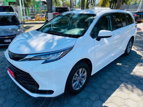 Toyota Sienna HEV LE usado (2022) color Blanco financiado en mensualidades(enganche $187,856 mensualidades desde $16,686)