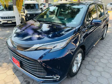 Toyota Sienna HEV XLE Piel usado (2022) color Azul financiado en mensualidades(enganche $214,731 mensualidades desde $19,073)