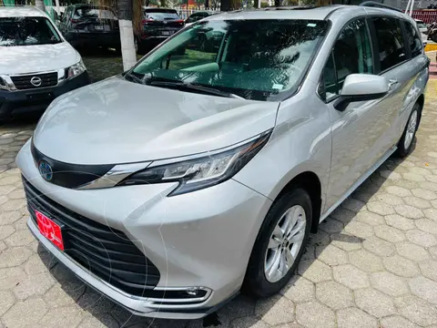 Toyota Sienna HEV XLE Piel usado (2022) color Plata financiado en mensualidades(enganche $219,569 mensualidades desde $19,503)