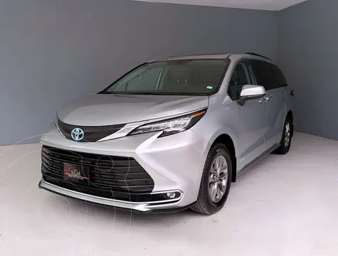 Toyota Sienna HEV XLE Piel usado (2021) color plateado precio $679,000