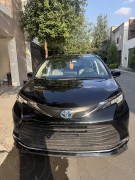 Toyota Sienna HEV XLE Piel usado (2021) color Negro precio $705,000