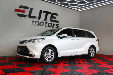 Toyota Sienna HEV Platinum usado (2025) color Blanco precio $1,329,900