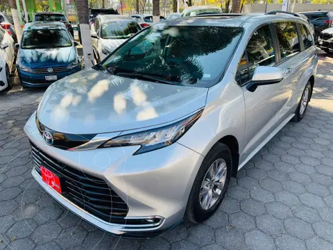 Toyota Sienna HEV XLE Piel usado (2021) color Plata financiado en mensualidades(enganche $206,400 mensualidades desde $18,333)