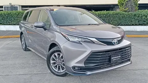Toyota Sienna HEV LE usado (2021) color Gris precio $599,800
