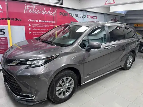 Toyota Sienna HEV XLE Piel usado (2021) color Gris financiado en mensualidades(enganche $177,122 mensualidades desde $17,473)