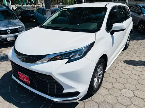 Toyota Sienna HEV LE usado (2022) color Blanco financiado en mensualidades(enganche $169,044 mensualidades desde $15,015)