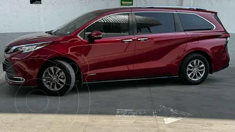 Toyota Sienna HEV Limited usado (2021) color Rojo precio $774,000