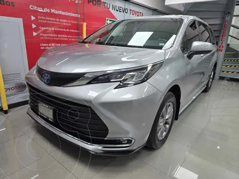 Toyota Sienna HEV XLE Piel usado (2022) color Plata precio $799,100
