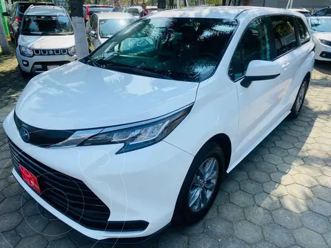 Toyota Sienna HEV LE usado (2022) color Blanco financiado en mensualidades(enganche $201,294 mensualidades desde $17,880)