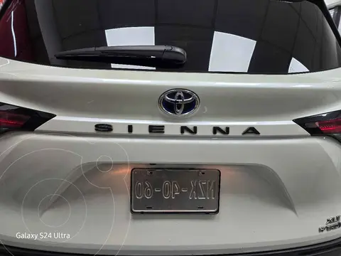 Toyota Sienna HEV XLE Piel usado (2021) color Blanco financiado en mensualidades(enganche $159,522 mensualidades desde $15,737)