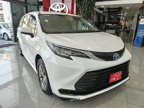 Toyota Sienna HEV LE usado (2021) color Blanco precio $587,000