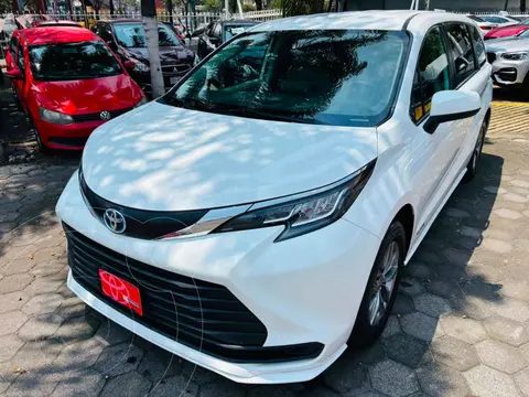 Toyota Sienna HEV LE usado (2021) color Blanco financiado en mensualidades(enganche $160,444 mensualidades desde $14,251)