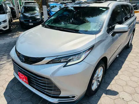 Toyota Sienna HEV Limited usado (2022) color Plata financiado en mensualidades(enganche $249,131 mensualidades desde $22,129)