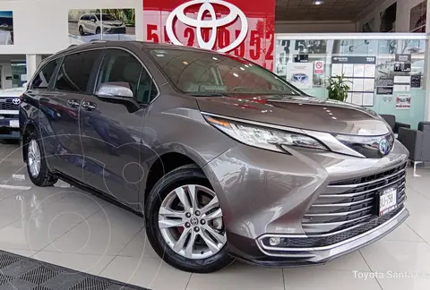 Toyota Sienna HEV Limited usado (2023) color Gris precio $945,000