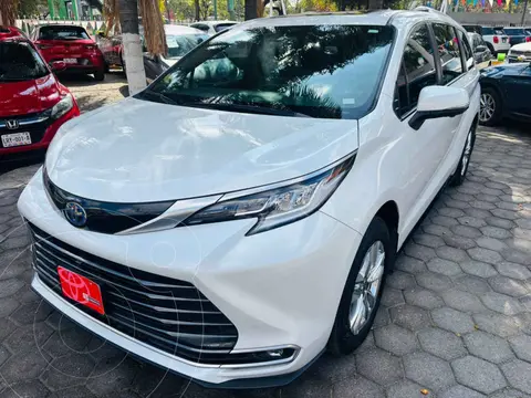 Toyota Sienna HEV Platinum usado (2025) color Blanco precio $1,097,000