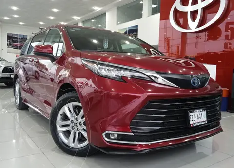 Toyota Sienna HEV XLE usado (2022) color Rojo precio $795,000