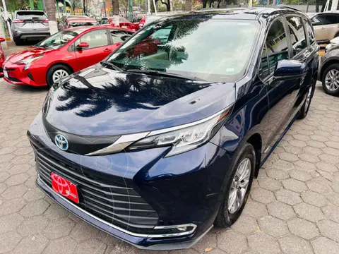 Toyota Sienna HEV XLE Piel usado (2021) color Azul financiado en mensualidades(enganche $160,444 mensualidades desde $14,251)
