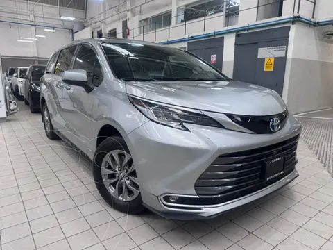 Toyota Sienna HEV Limited usado (2021) color plateado financiado en mensualidades(enganche $313,458 mensualidades desde $13,466)