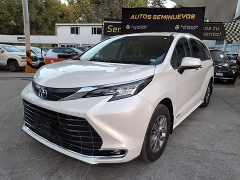 Toyota Sienna HEV XLE usado (2021) color Blanco financiado en mensualidades(enganche $139,600 mensualidades desde $16,210)